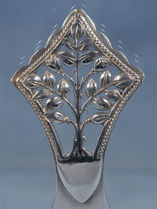 A George V Arts & Crafts silver Tree of Life caddy spoon, by Henry George Murphy, Length 99mm Weight 0.9oz/31grms